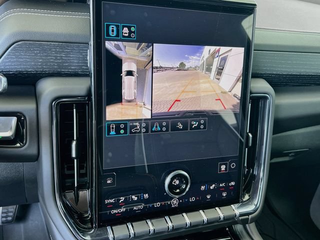 New 2026 GMC Yukon AT4 Ultimate w/ LPO, Floor Liner Package AWD/4WD image 9