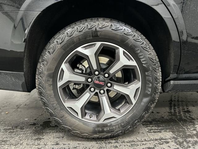 Certified 2025 GMC Yukon AT4 Ultimate w/ LPO, Floor Liner Package AWD/4WD image 34