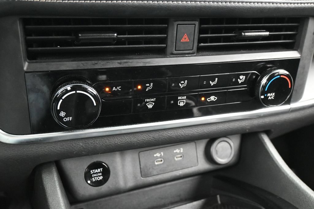 Used 2024 Nissan Rogue S FWD image 19