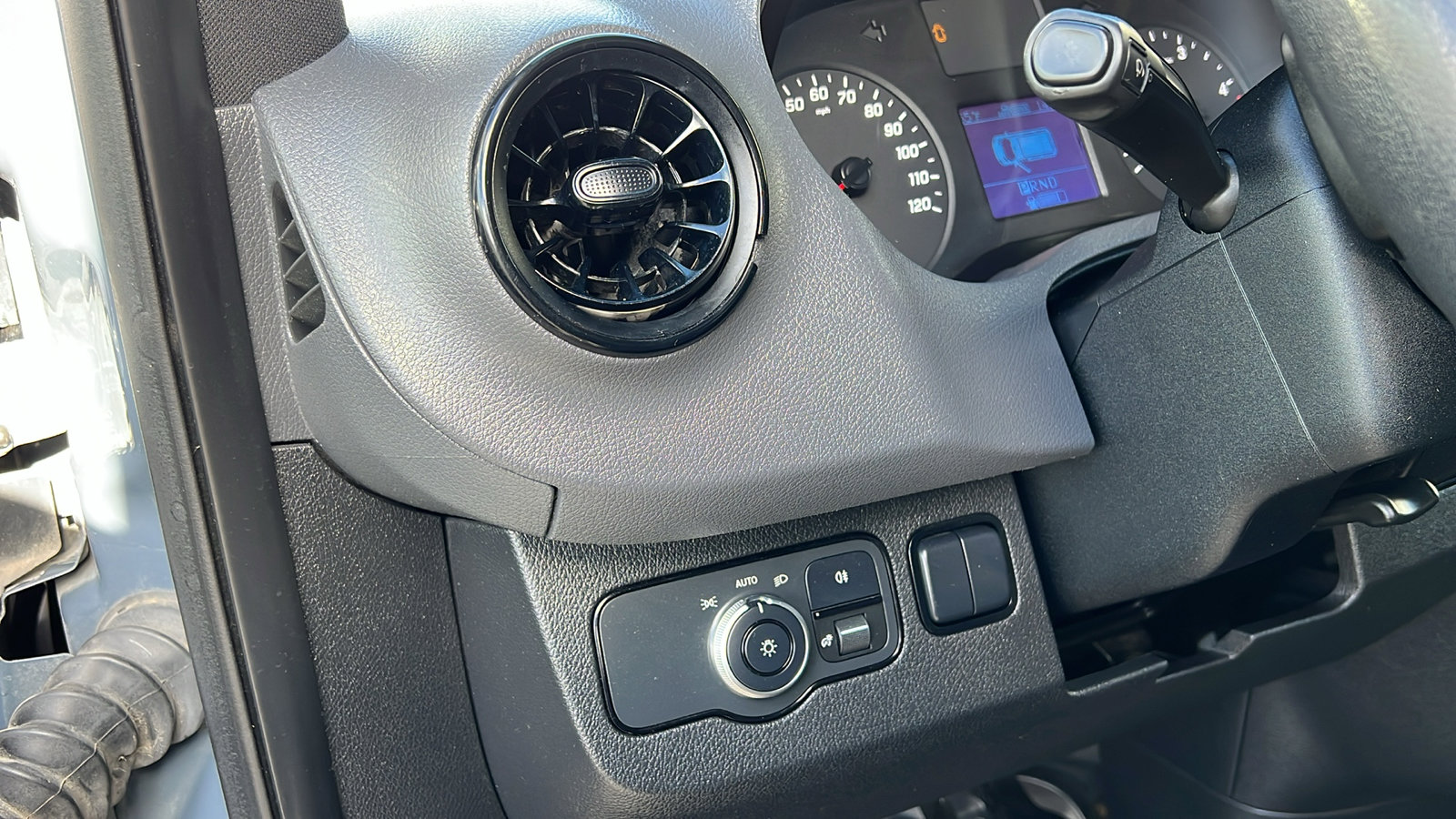 Used 2019 Mercedes-Benz Sprinter 144 image 23