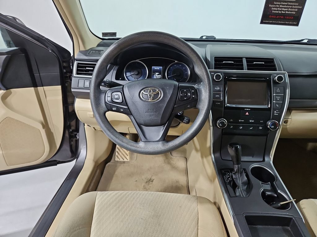 Used 2016 Toyota Camry LE FWD image 14