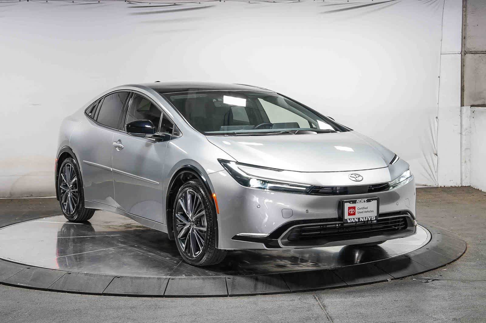 Certified 2026 Toyota Prius XLE FWD image 6
