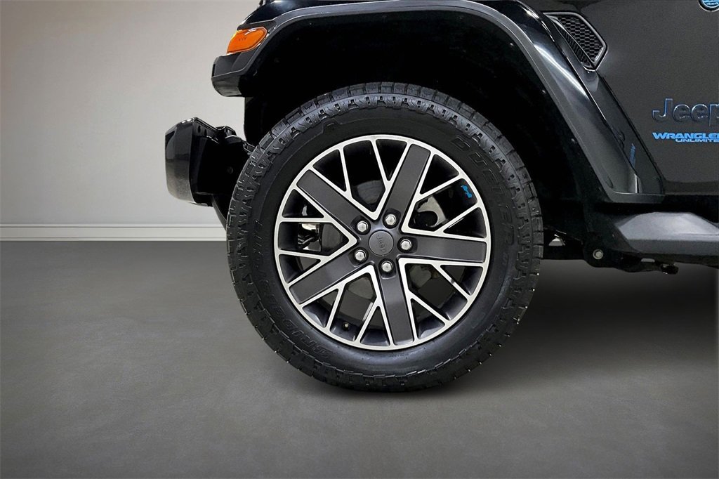 Used 2022 Jeep Wrangler Unlimited Sahara image 31
