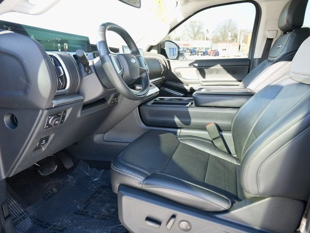 Used 2025 Ford Expedition Max Platinum w/ Driver's Package image 13