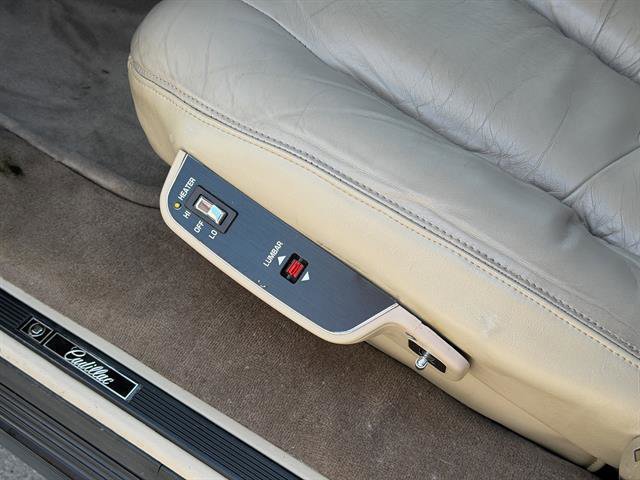 Used 1996 Cadillac Fleetwood Brougham RWD image 18