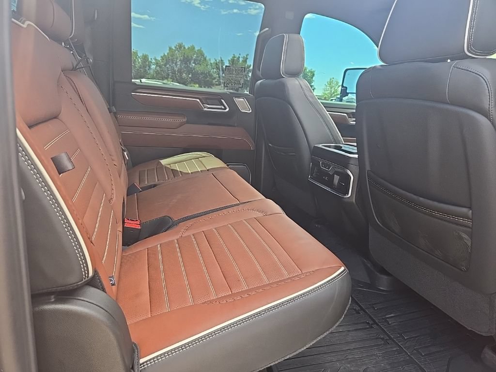 Used 2025 GMC Sierra 3500 Denali Ultimate AWD/4WD image 30