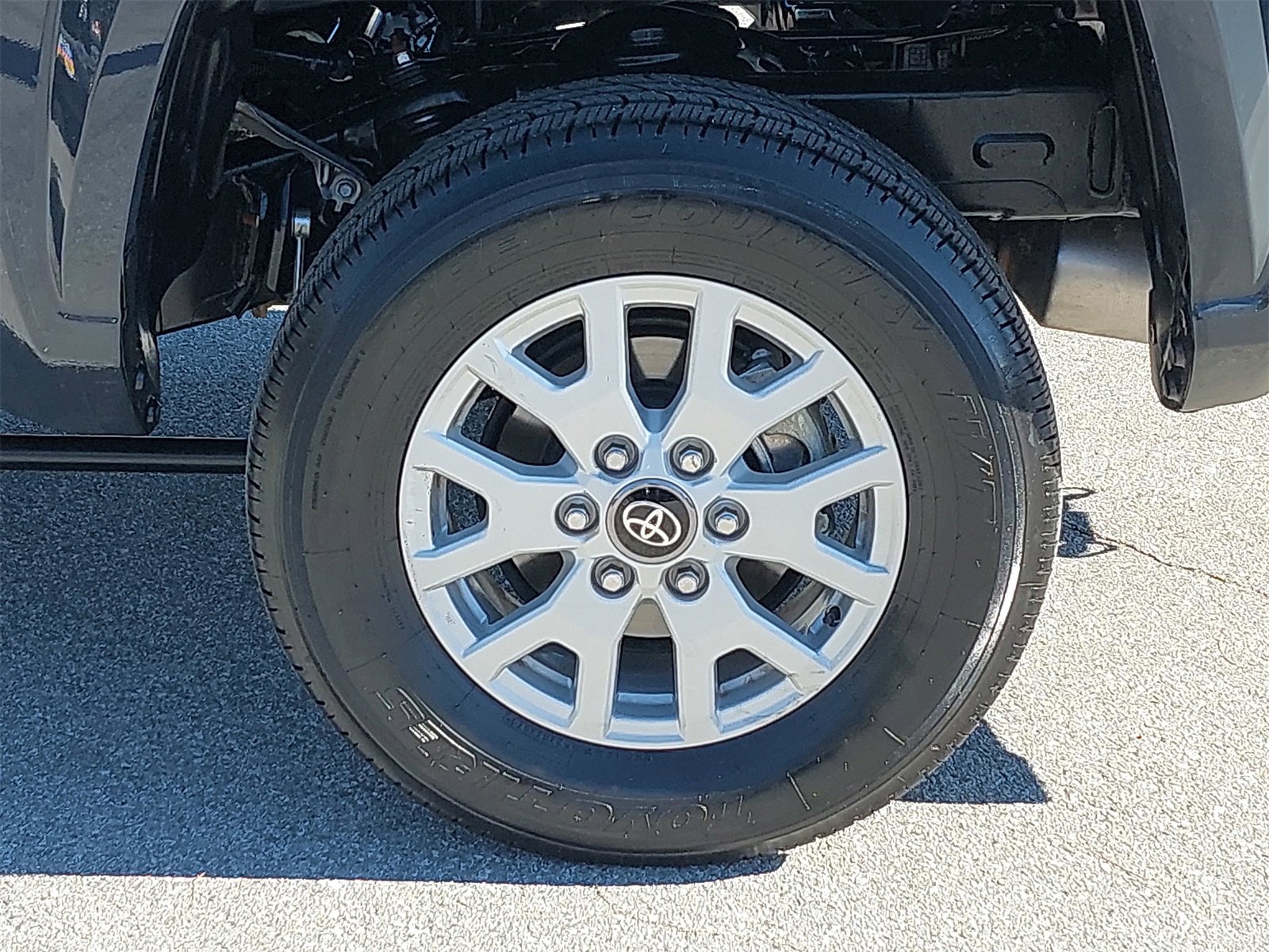 Used 2025 Toyota Tacoma SR5 image 33