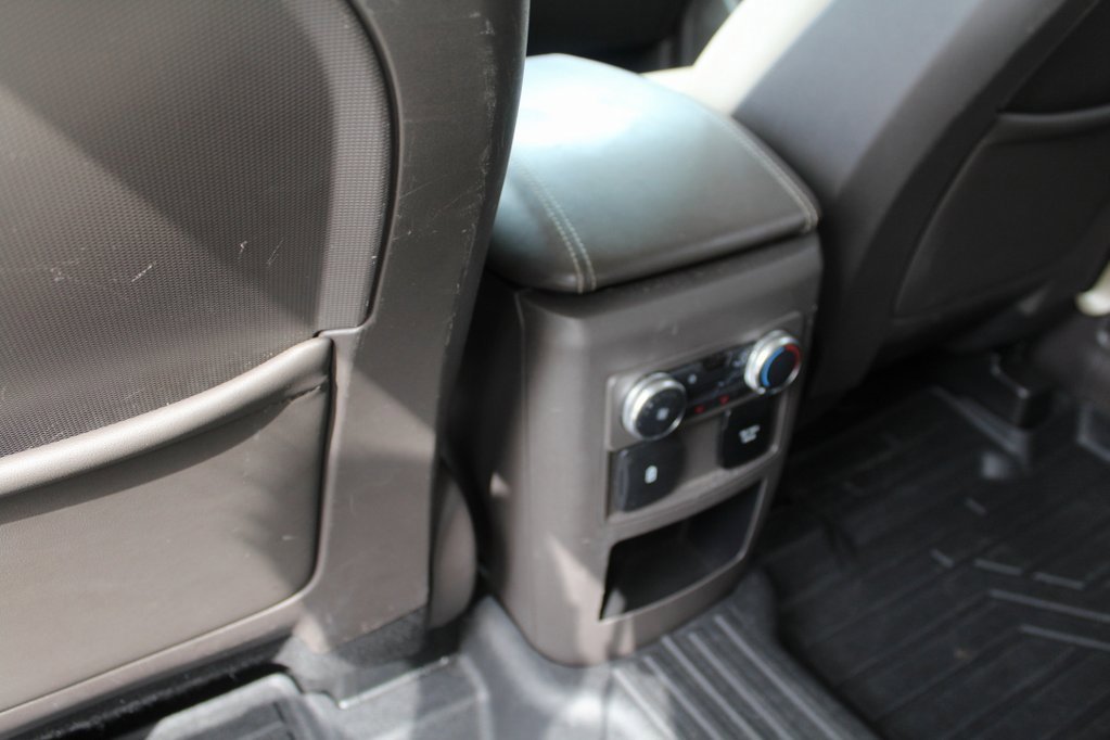 Used 2020 Ford Explorer Platinum w/ Premium Technology Package image 16