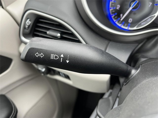 Used 2024 Chrysler Pacifica Touring-L image 21