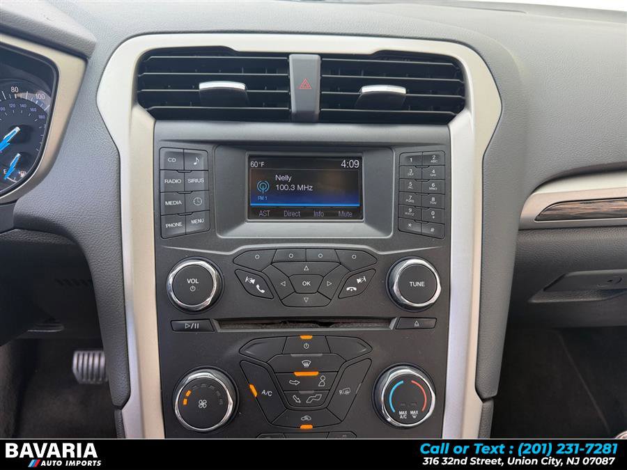 Used 2014 Ford Fusion SE w/ Equipment Group 202A FWD image 19
