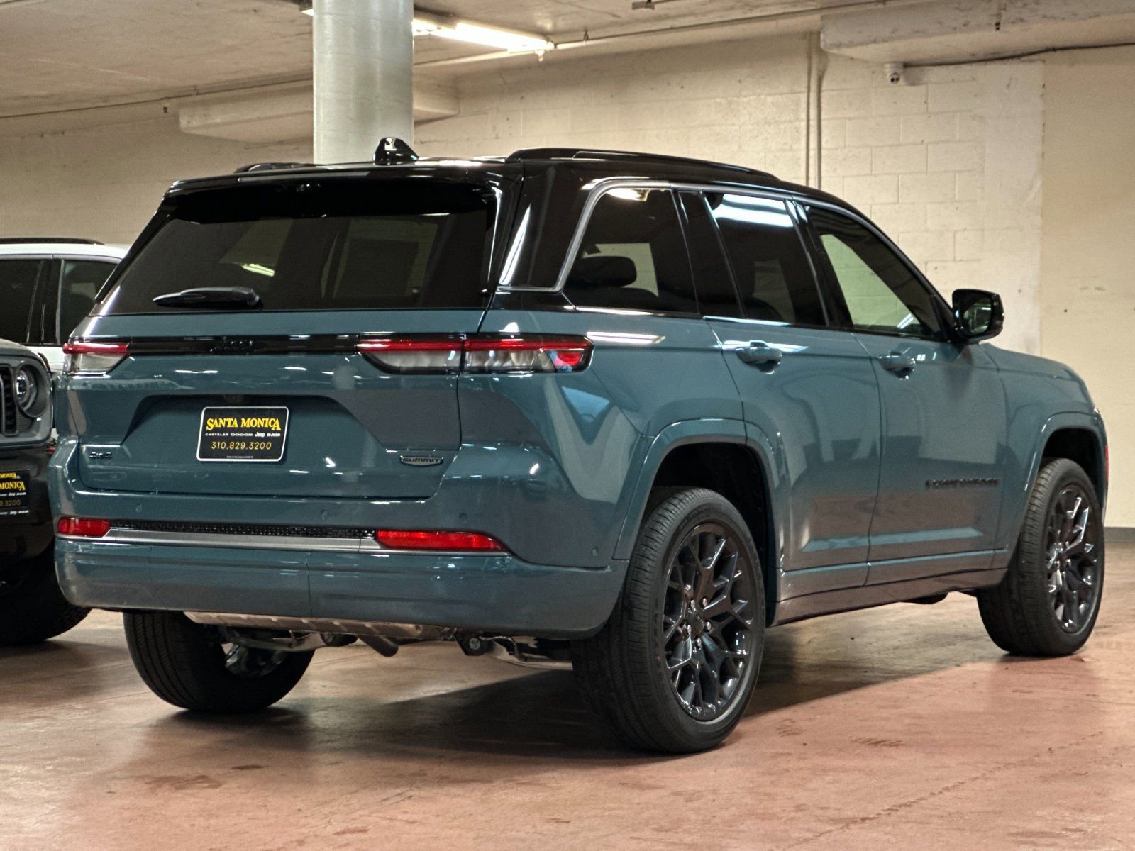 New 2026 Jeep Grand Cherokee Summit image 5