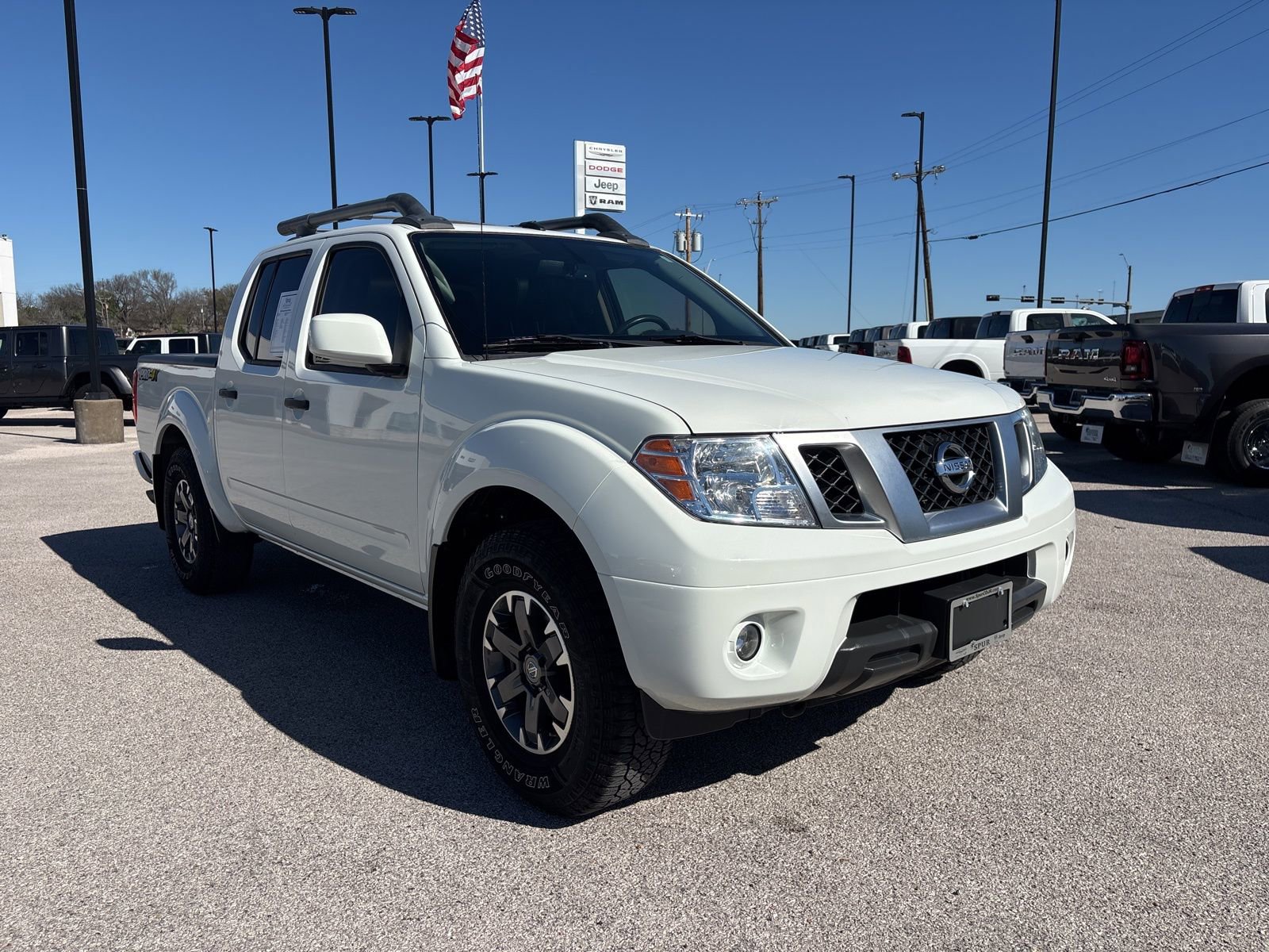 Used 2019 Nissan Frontier PRO-4X w/ Pro-4x Luxury Package image 8