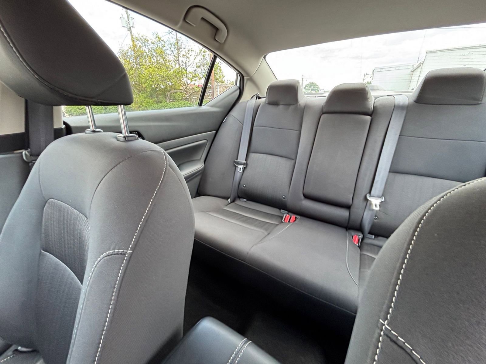 Used 2025 Nissan Altima 2.5 SV FWD image 40