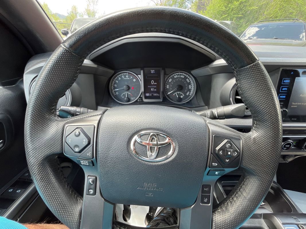 Used 2018 Toyota Tacoma TRD Sport w/ Technology Package AWD/4WD image 12