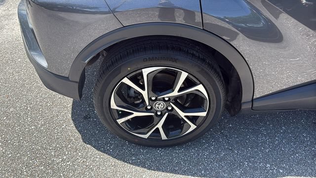 Used 2022 Toyota C-HR XLE FWD image 11