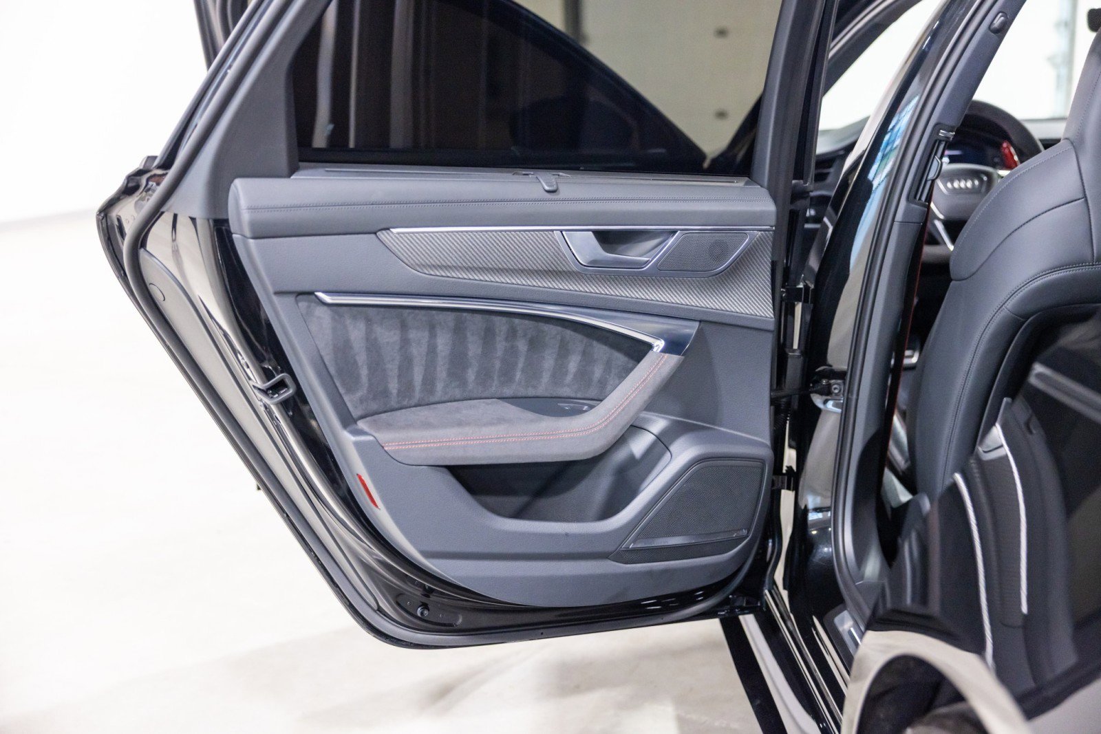 Used 2024 Audi RS 6 performance AWD/4WD image 28