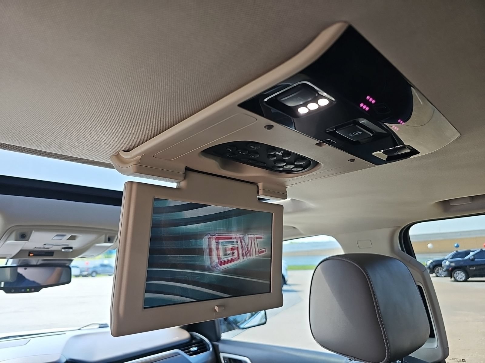 Used 2018 GMC Yukon XL Denali w/ Open Road Package AWD/4WD image 36