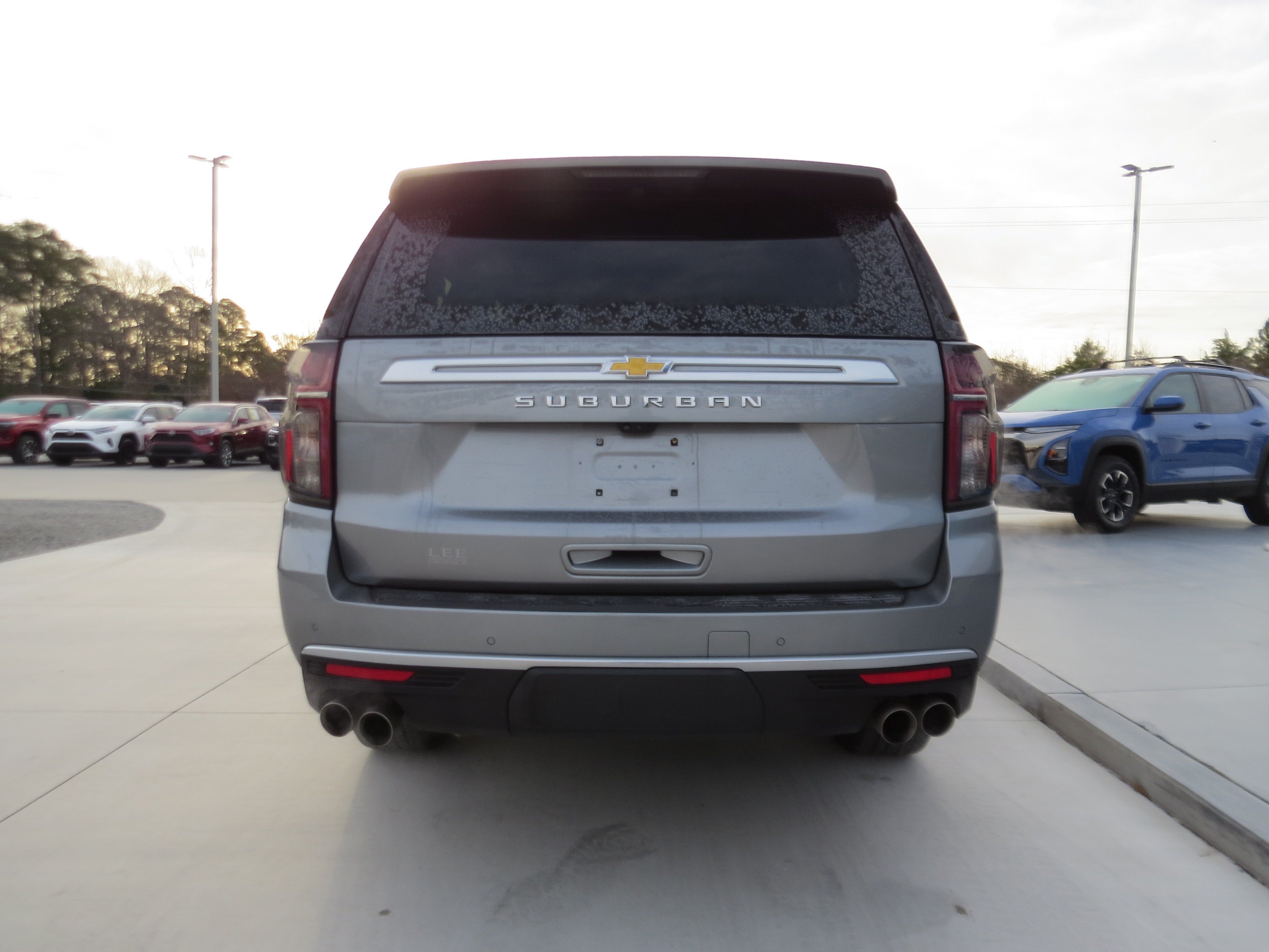 Used 2023 Chevrolet Suburban High Country RWD image 4