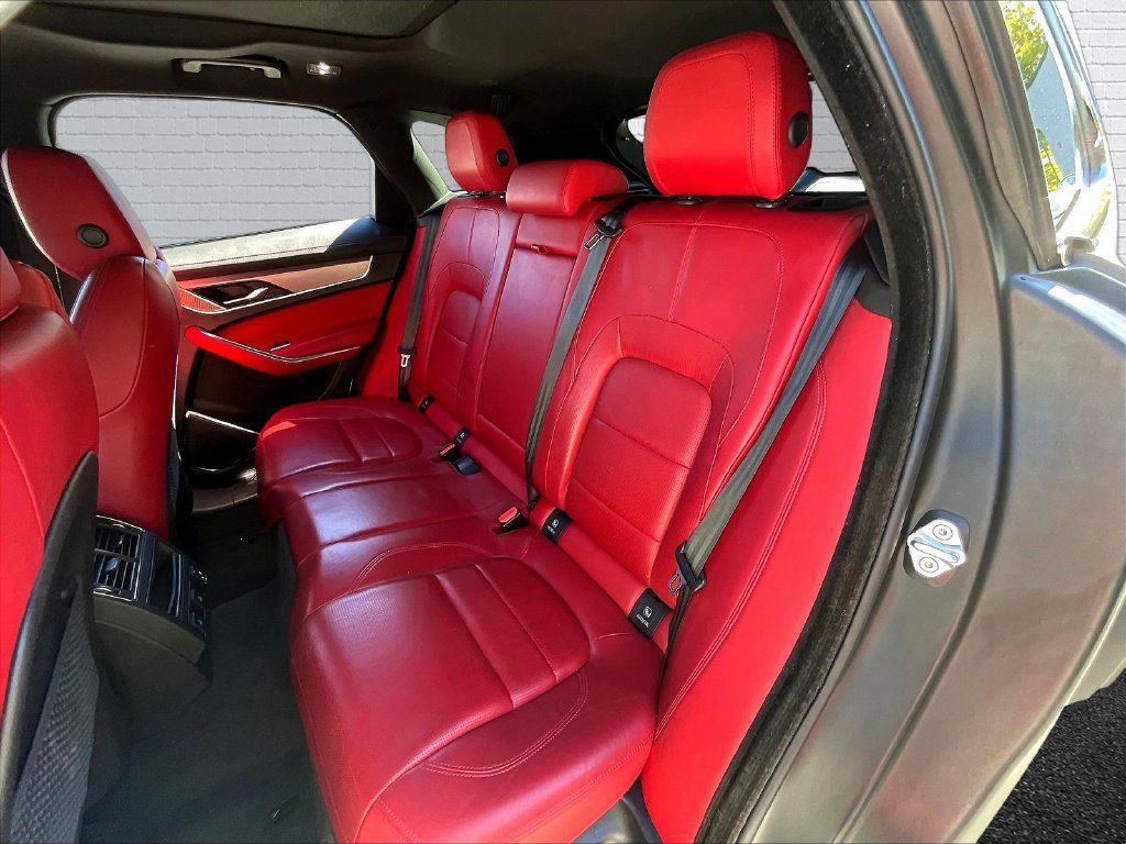 Used 2024 Jaguar F-PACE R-Dynamic S AWD/4WD image 16