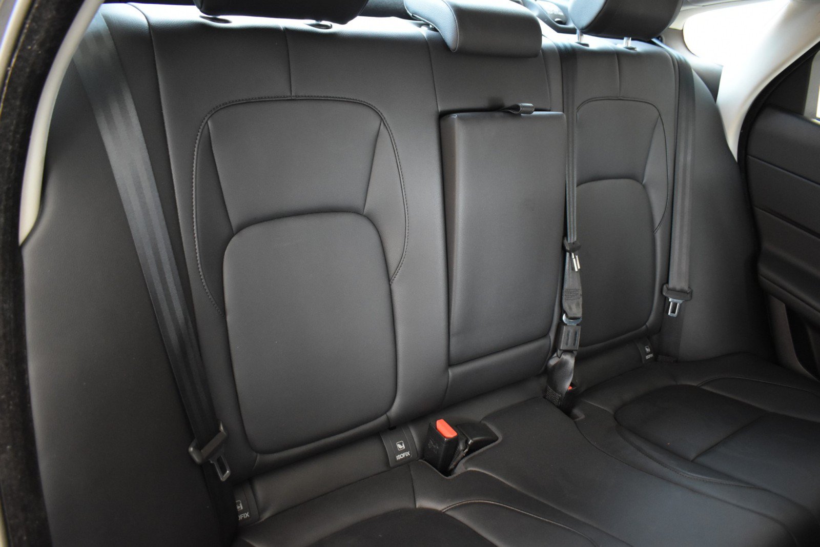 Used 2018 Jaguar XF AWD image 38