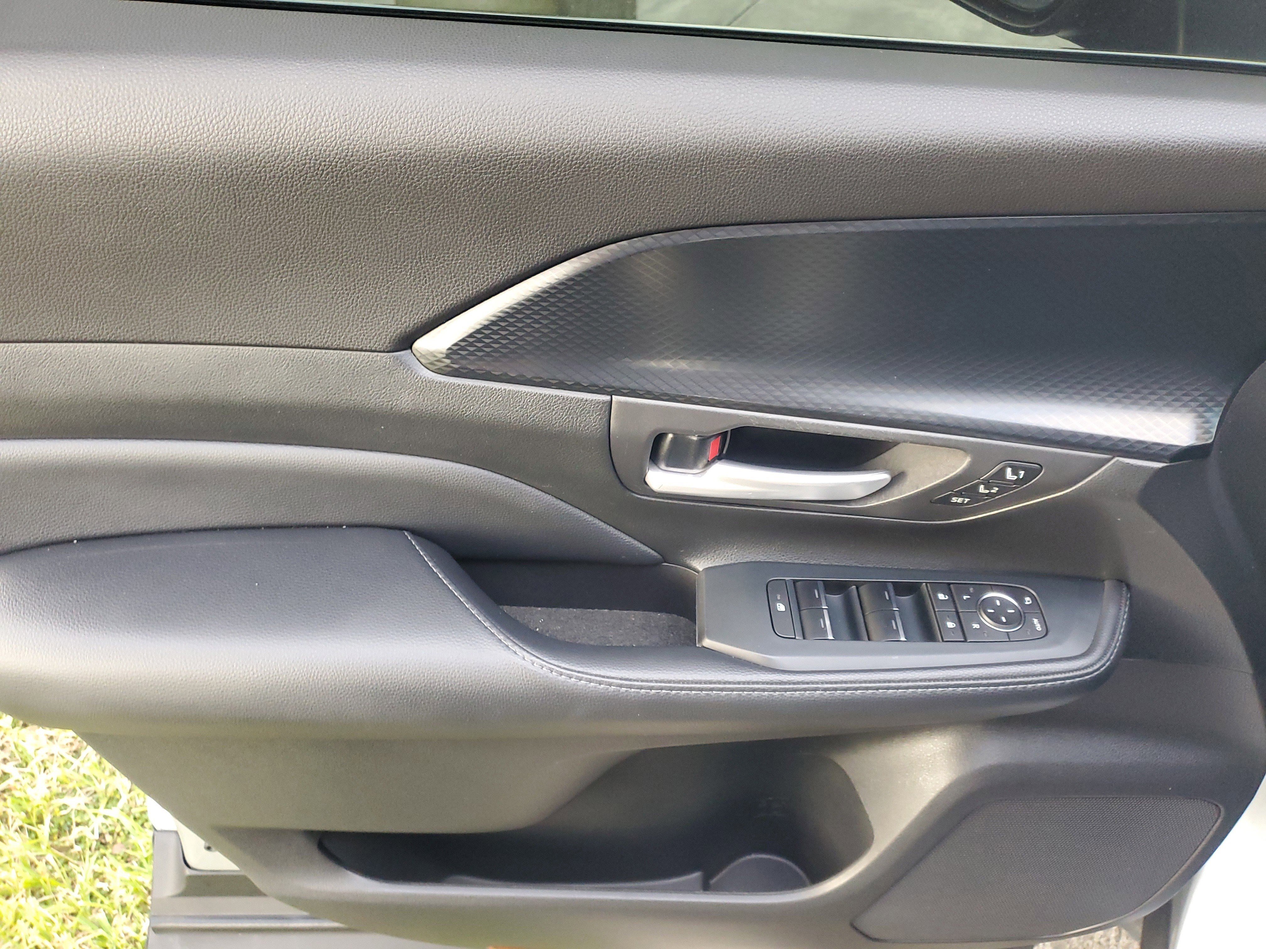 Used 2024 Toyota Grand Highlander AWD Hybrid image 17