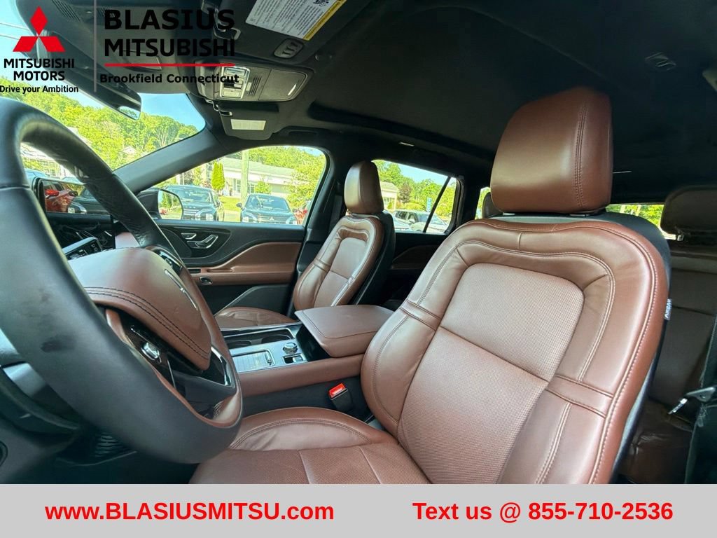 Used 2025 Lincoln Aviator Reserve AWD/4WD image 14