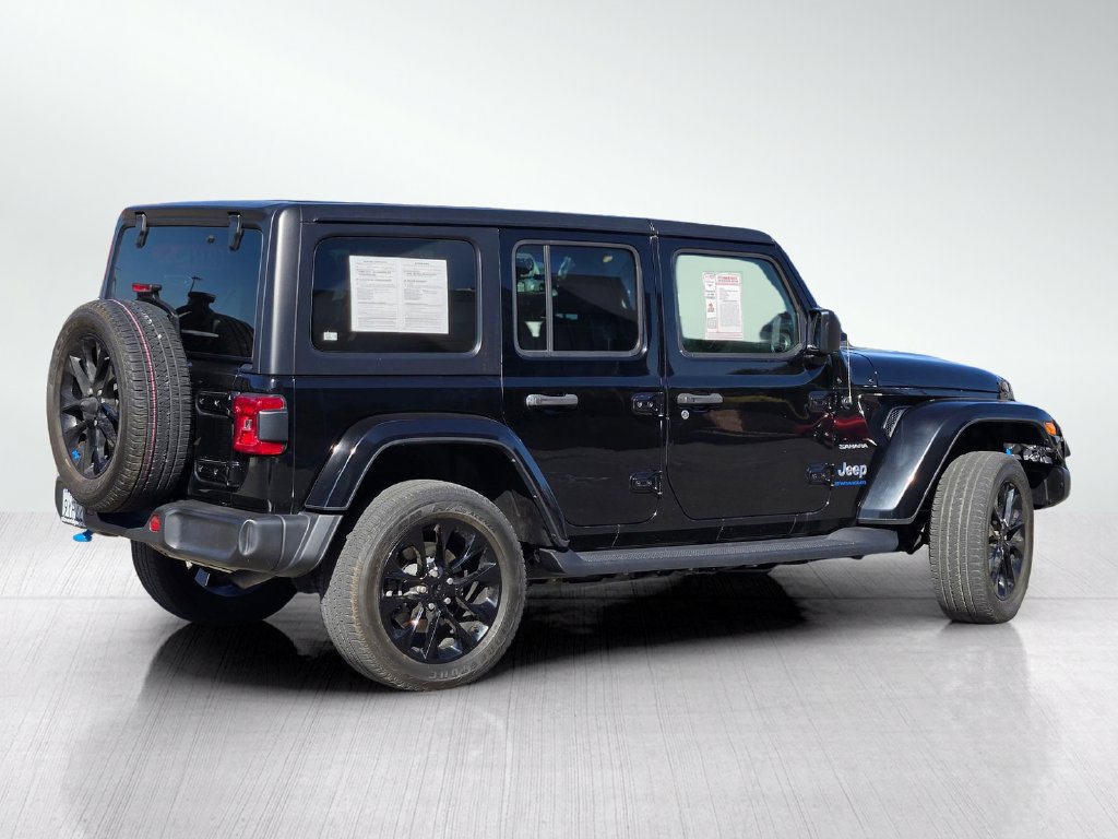 Used 2023 Jeep Wrangler Unlimited Sahara w/ Cold Weather Group AWD/4WD image 4