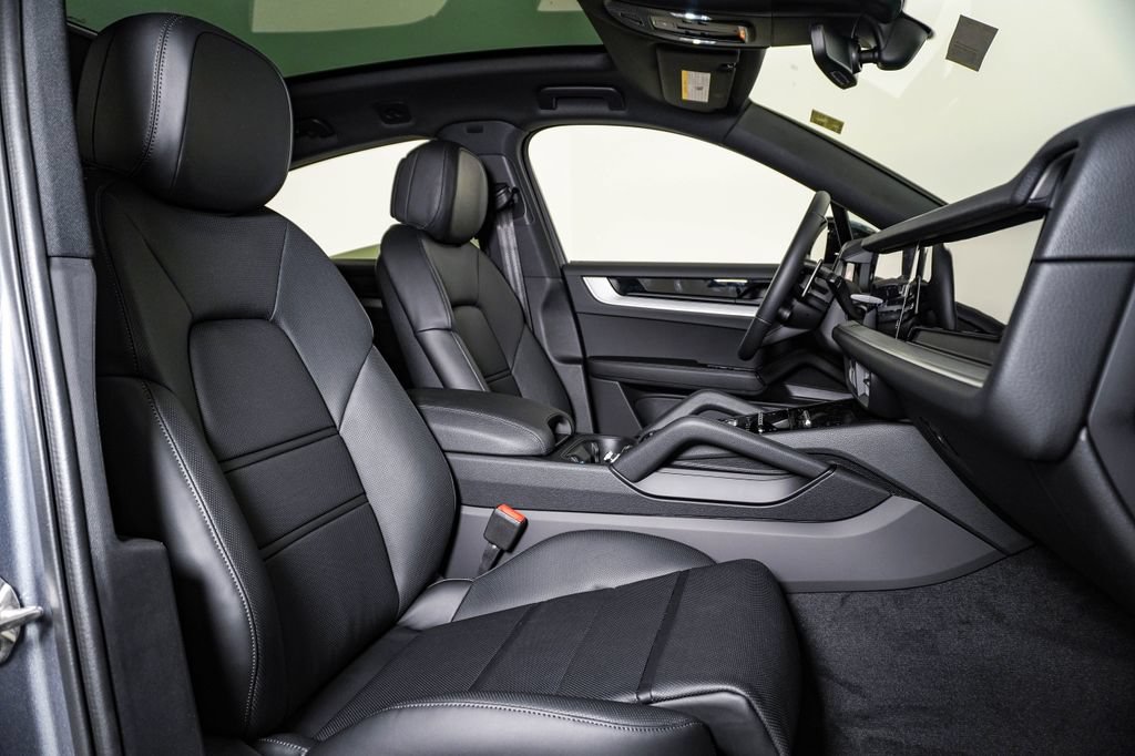 New 2026 Porsche Cayenne Coupe AWD/4WD image 15