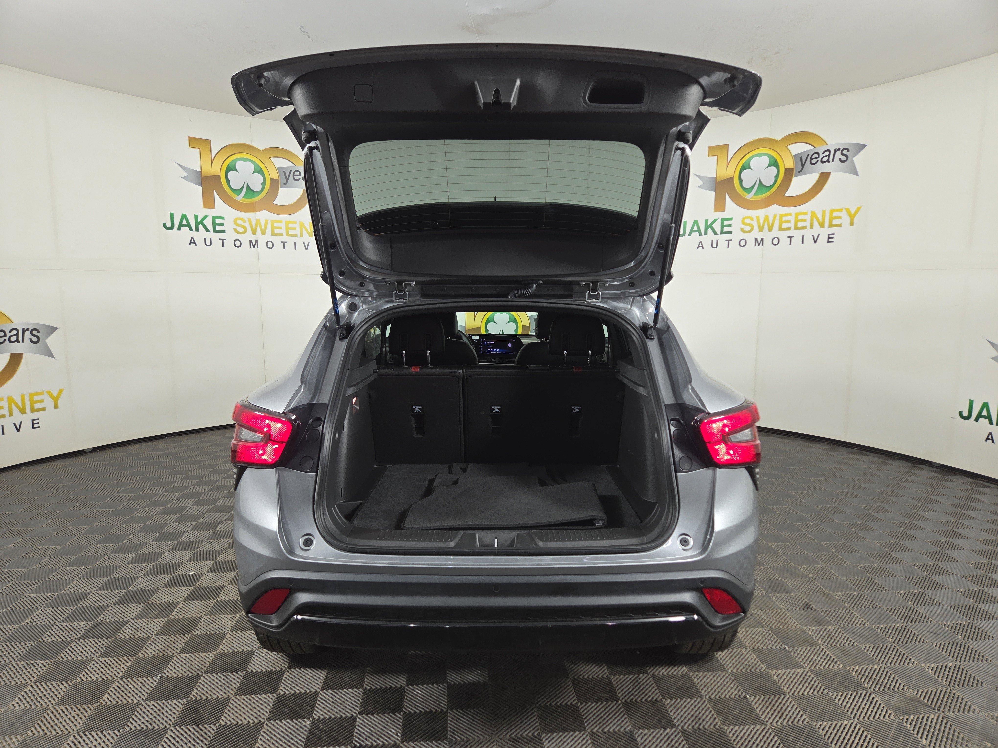 Certified 2025 Chevrolet Trax RS w/ Sunroof Package image 31