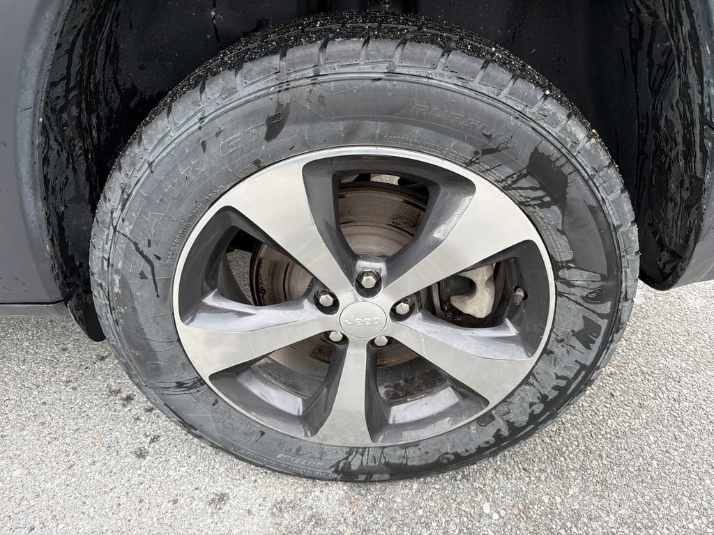 Used 2022 Jeep Cherokee Limited AWD/4WD image 12