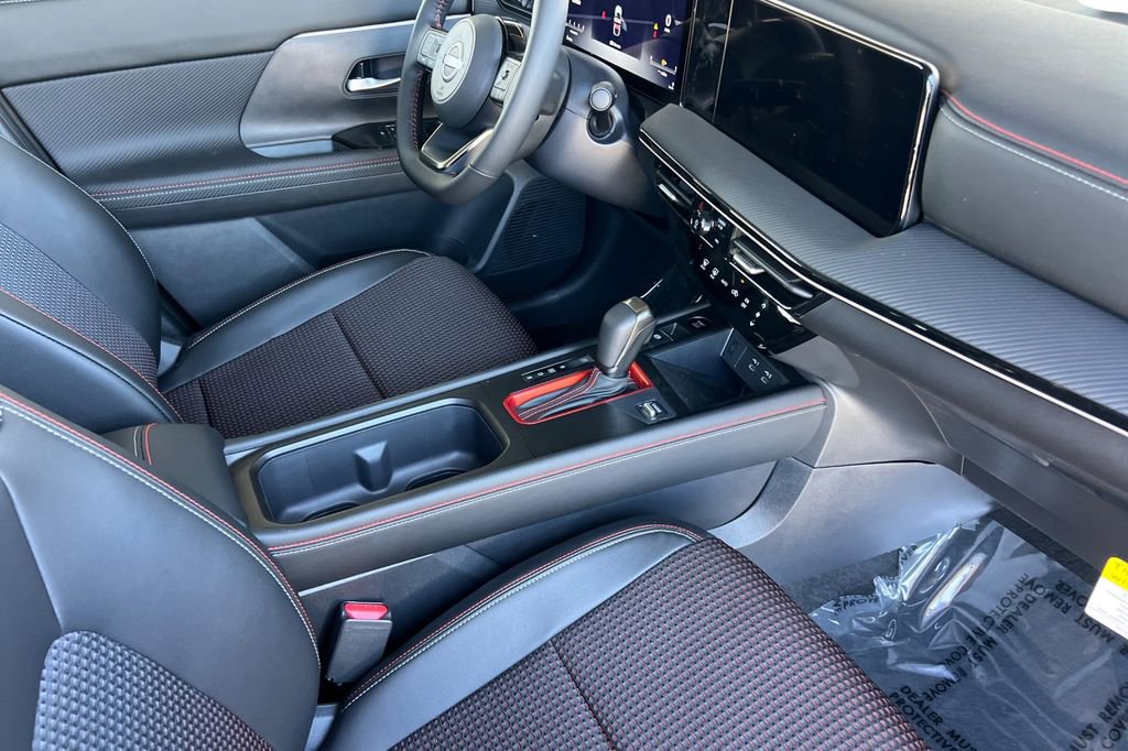 New 2025 Nissan Kicks SR w/ Illumination Package image 13