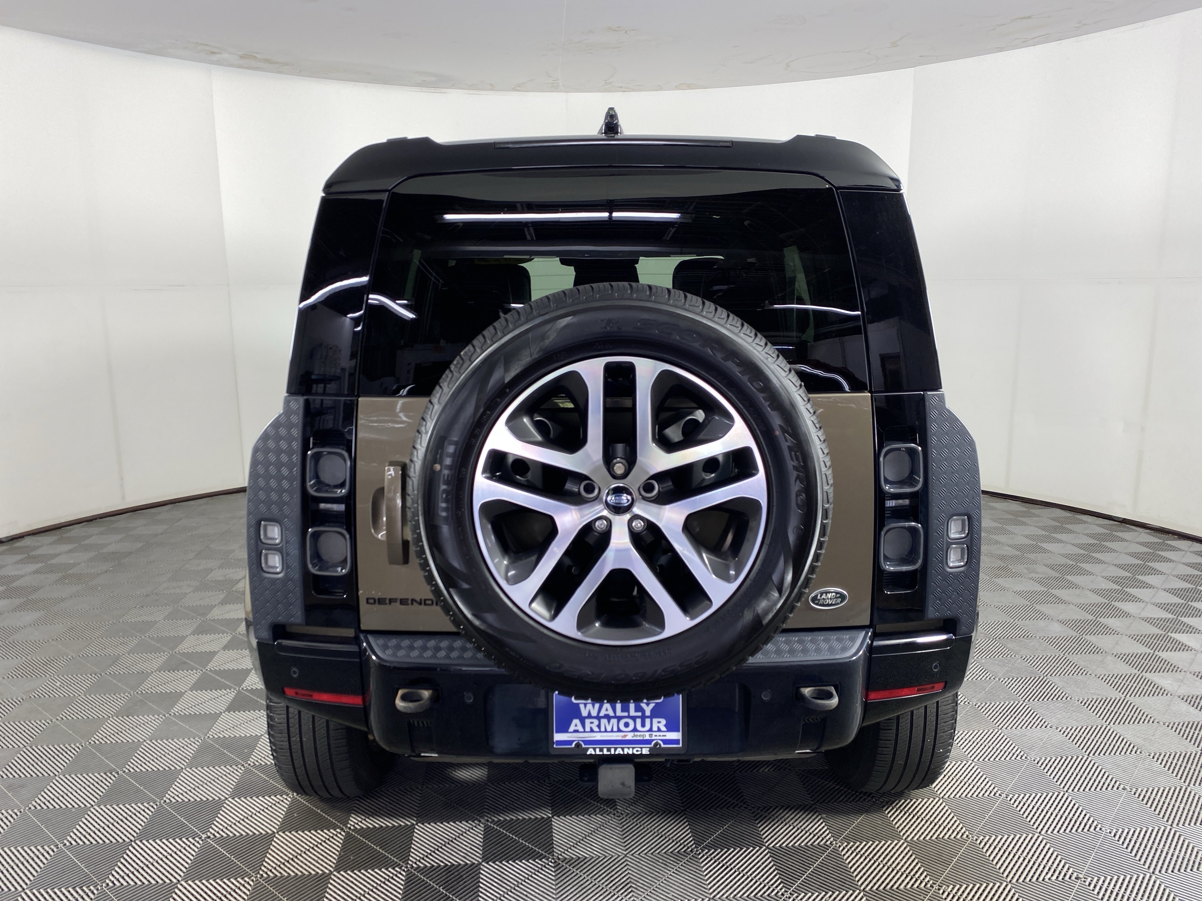 Used 2022 Land Rover Defender 110 X AWD/4WD image 10