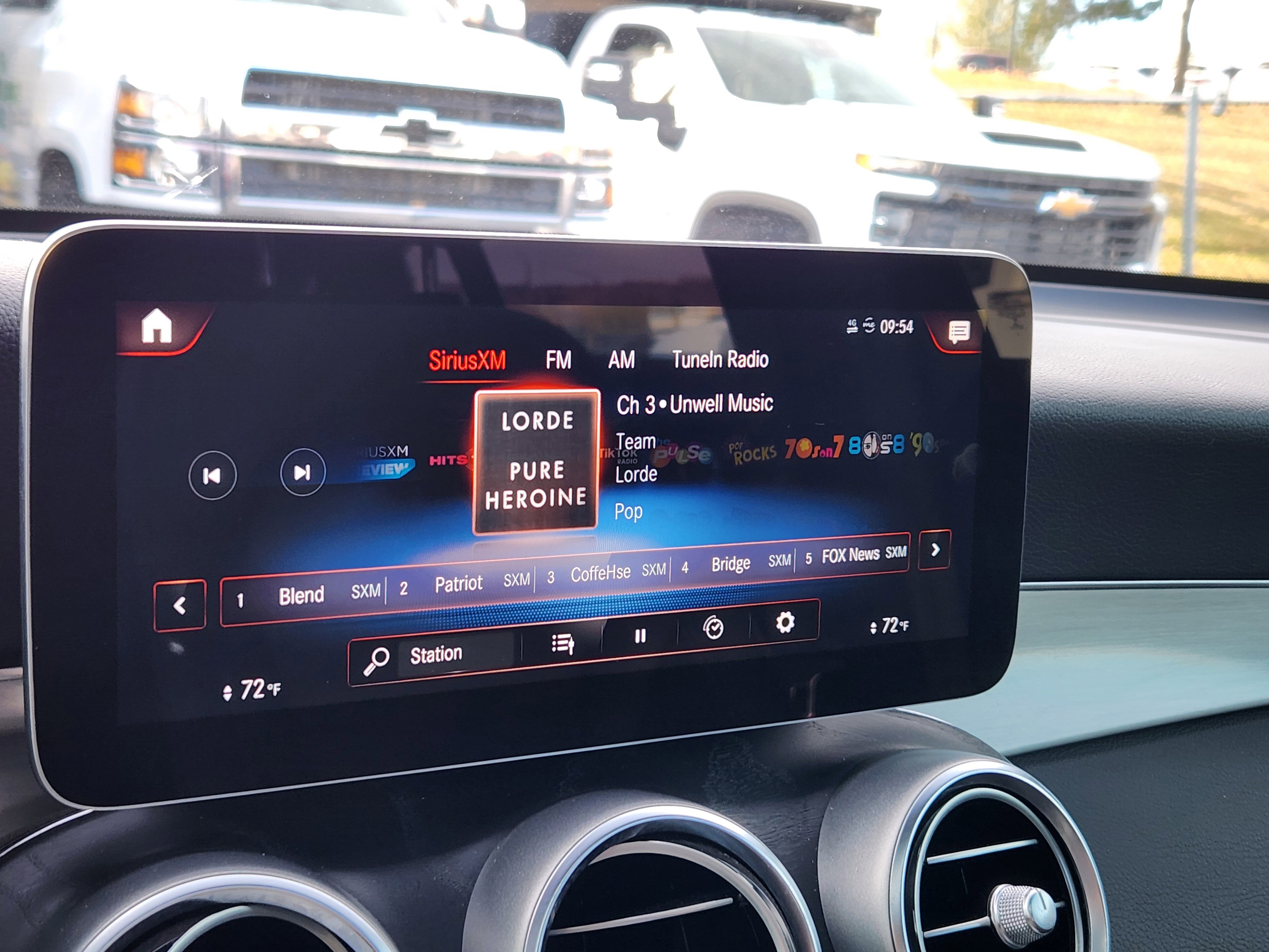 Used 2020 Mercedes-Benz GLC 300 4MATIC Coupe image 27