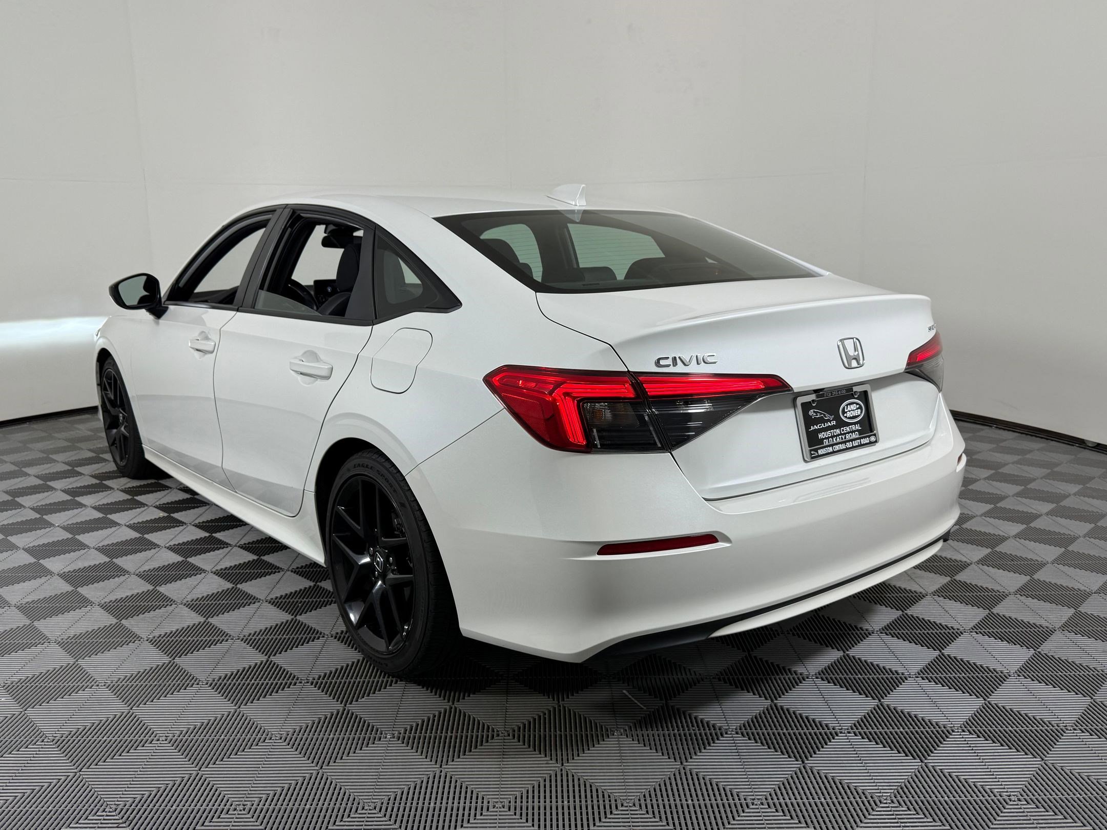Used 2022 Honda Civic Sport image 3