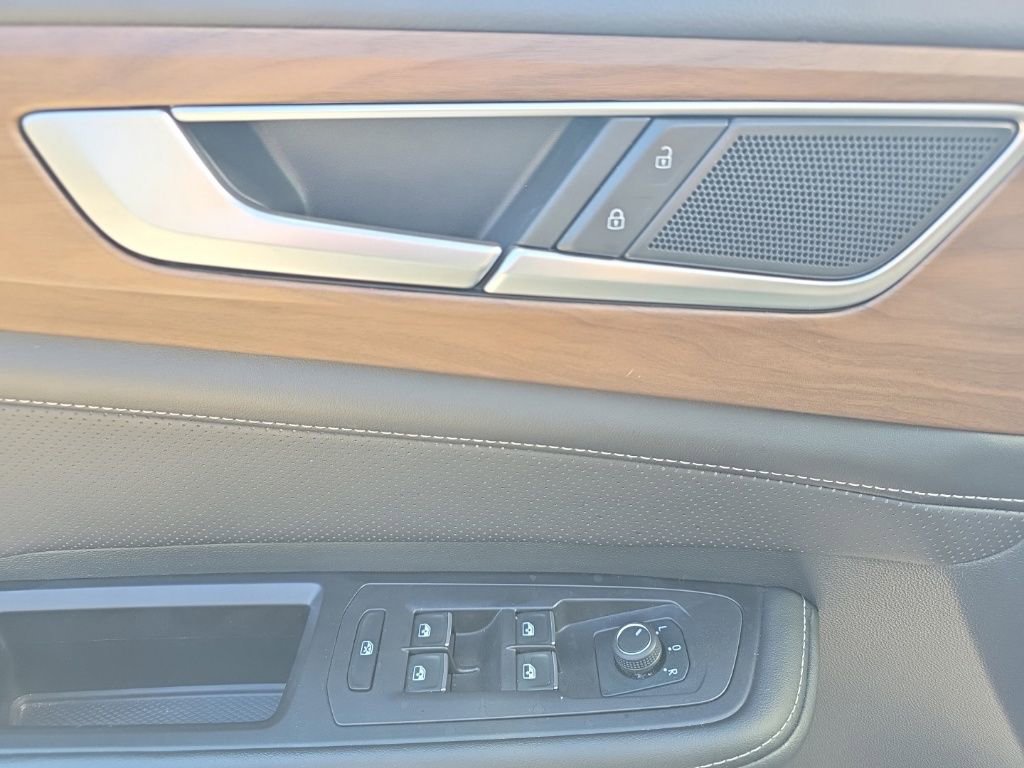 Used 2025 Volkswagen Atlas SE image 21