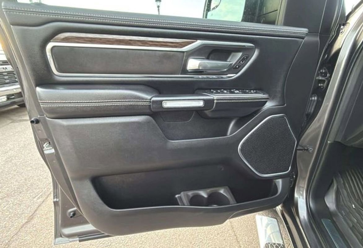 Used 2019 RAM 1500 Laramie image 17