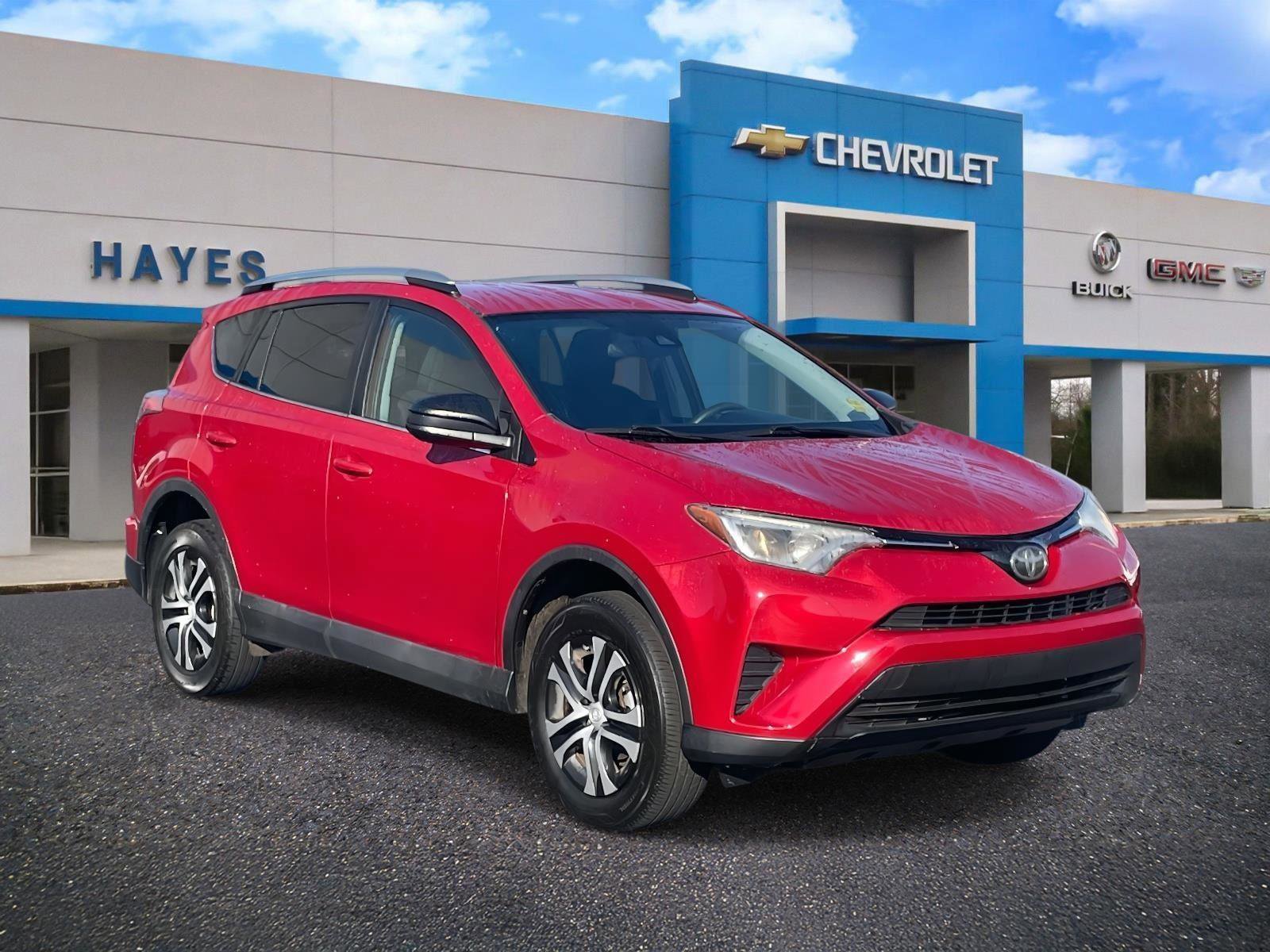 Used 2017 Toyota RAV4 LE image 1