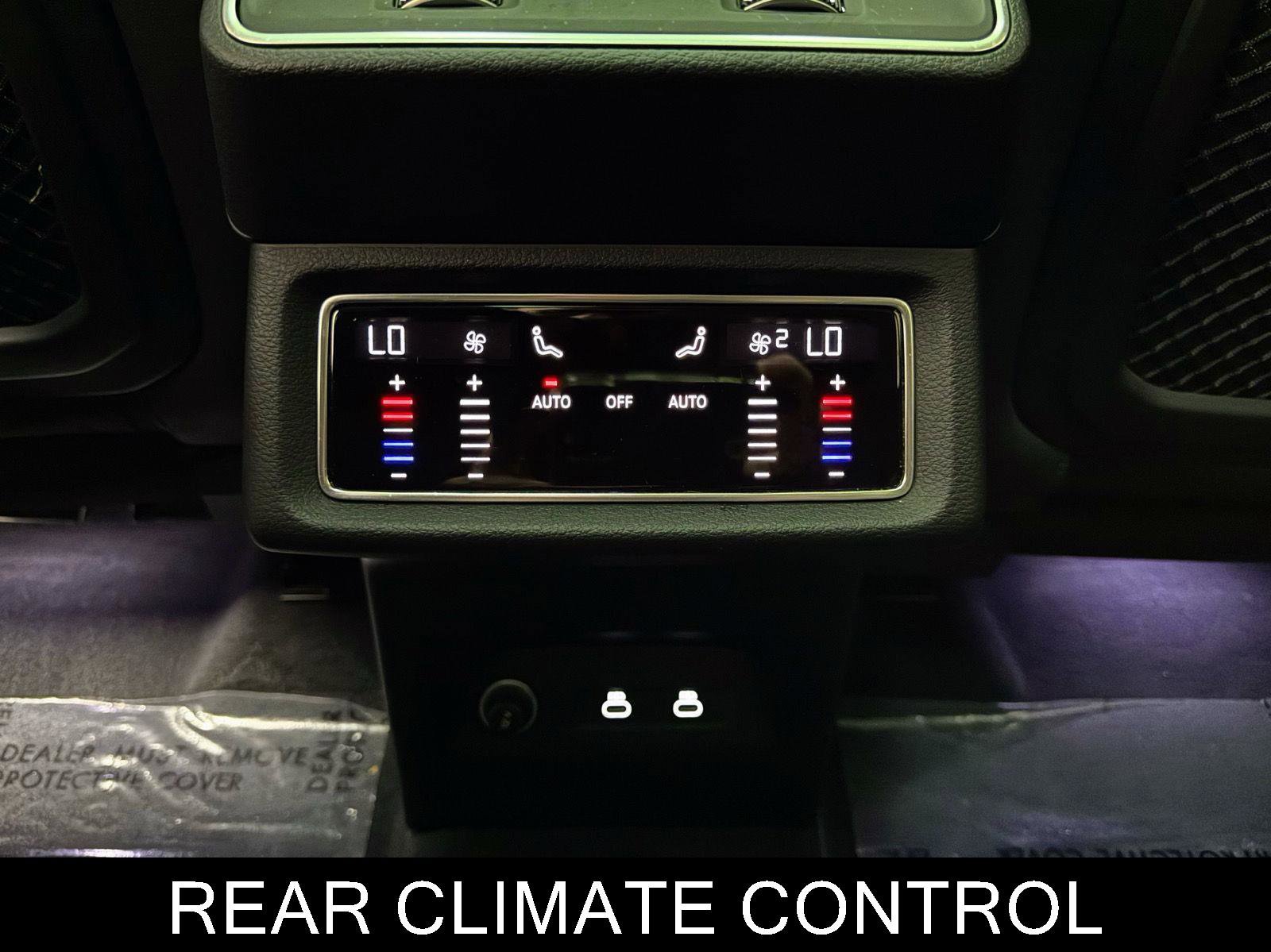 Used 2022 Audi e-tron Premium w/ Convenience Plus Package image 17