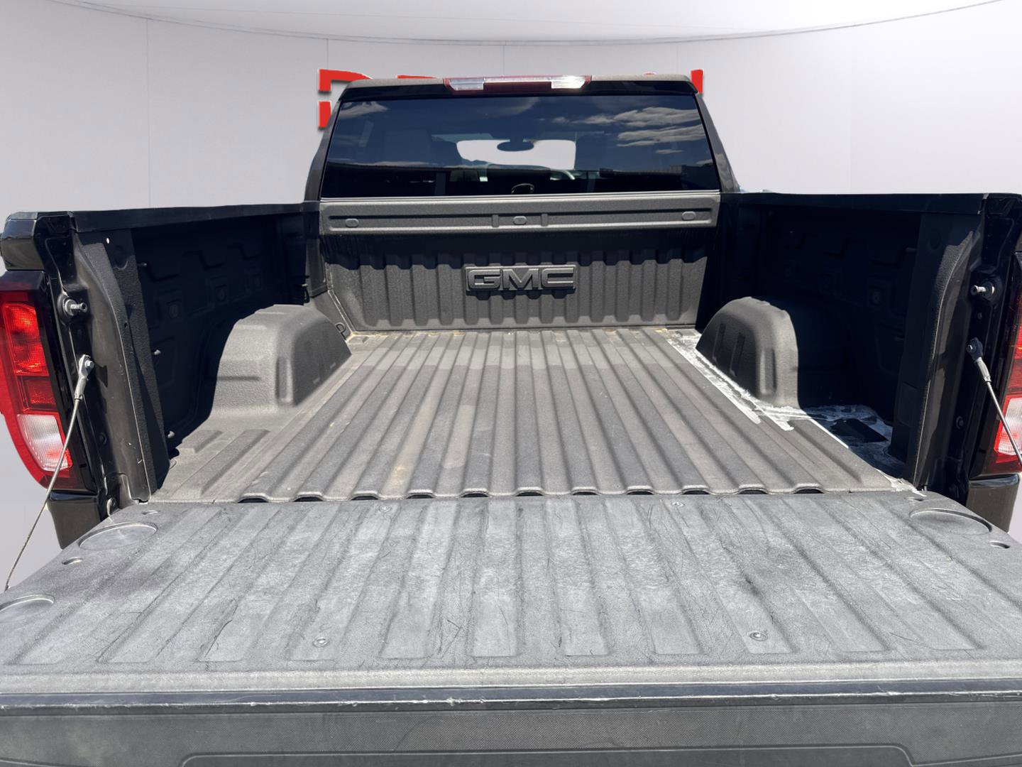 Used 2021 GMC Sierra 1500 4x4 Crew Cab w/ Sierra Value Package image 32
