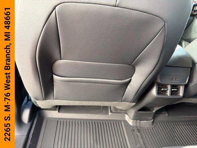 New 2027 Chevrolet Equinox RS w/ Safety and Technology Package AWD/4WD image 17