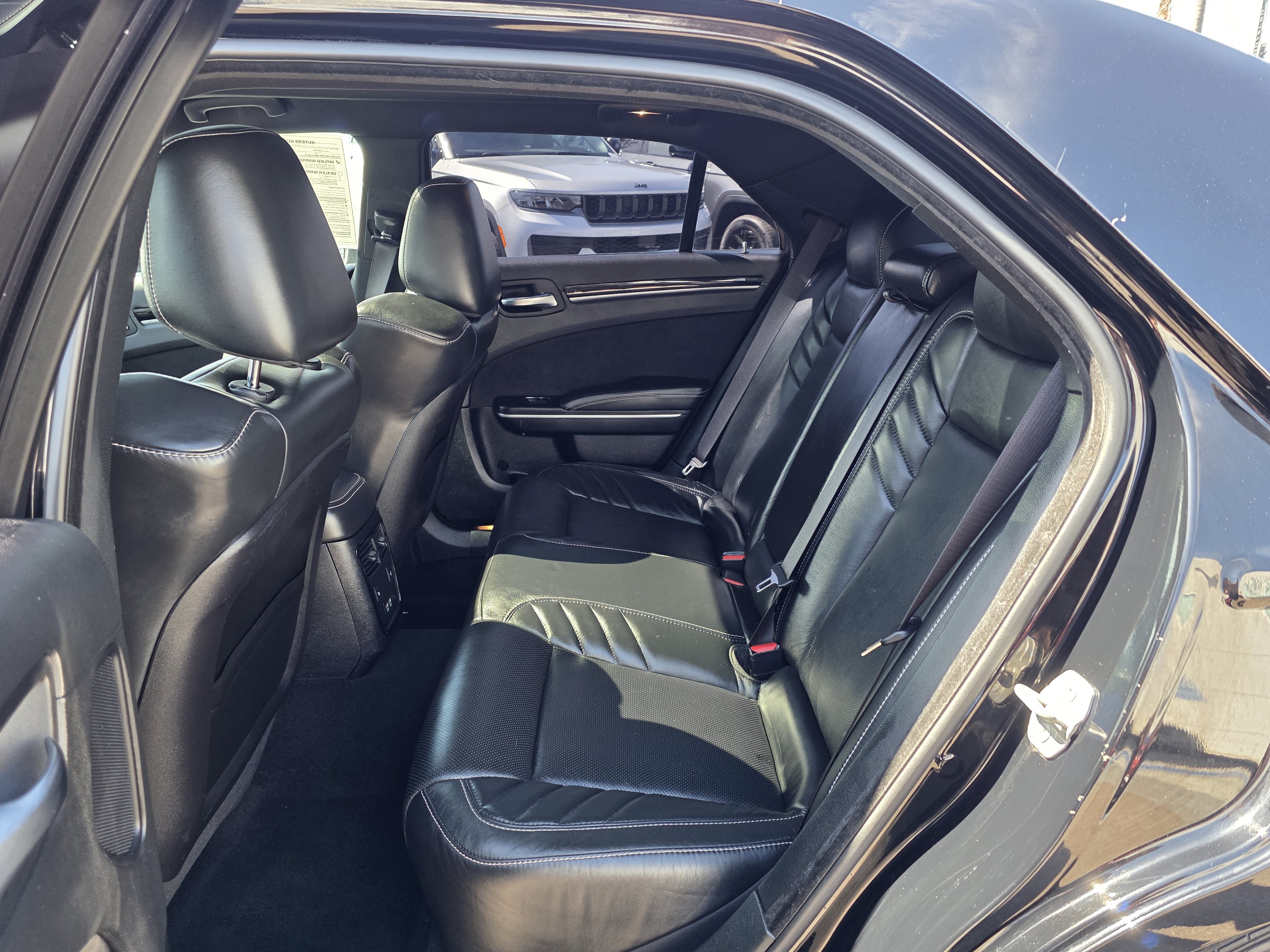 Certified 2023 Chrysler 300 C RWD image 17