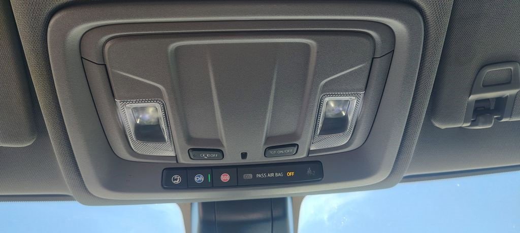 Used 2021 Chevrolet Silverado 2500 Custom w/ Custom Value Package image 17