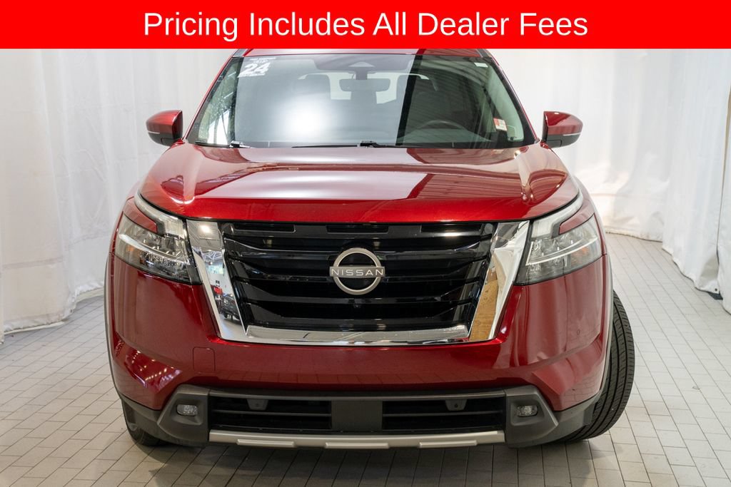 Used 2024 Nissan Pathfinder SL w/ SL Premium Package FWD image 2