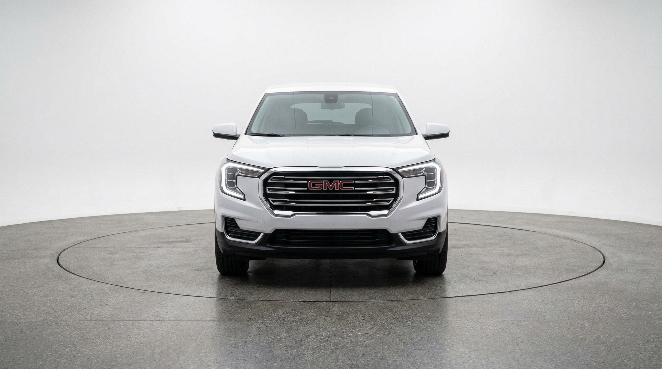 Used 2024 GMC Terrain SLE image 2