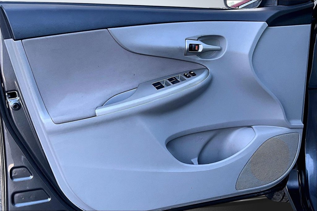 Used 2013 Toyota Corolla LE FWD image 20