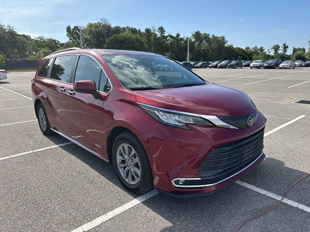 Used 2021 Toyota Sienna XLE