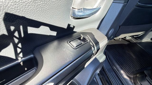 Used 2023 Nissan Titan PRO-4X w/ Pro-4x Convenience Package image 16