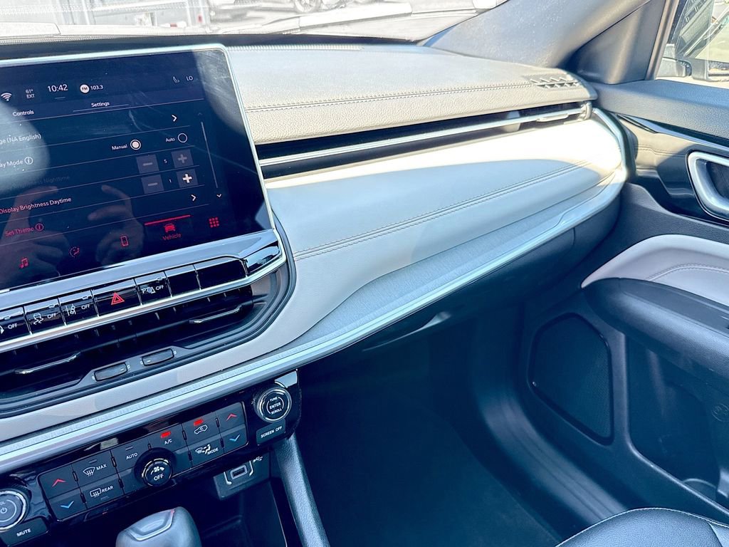 Used 2026 Jeep Compass Limited image 24