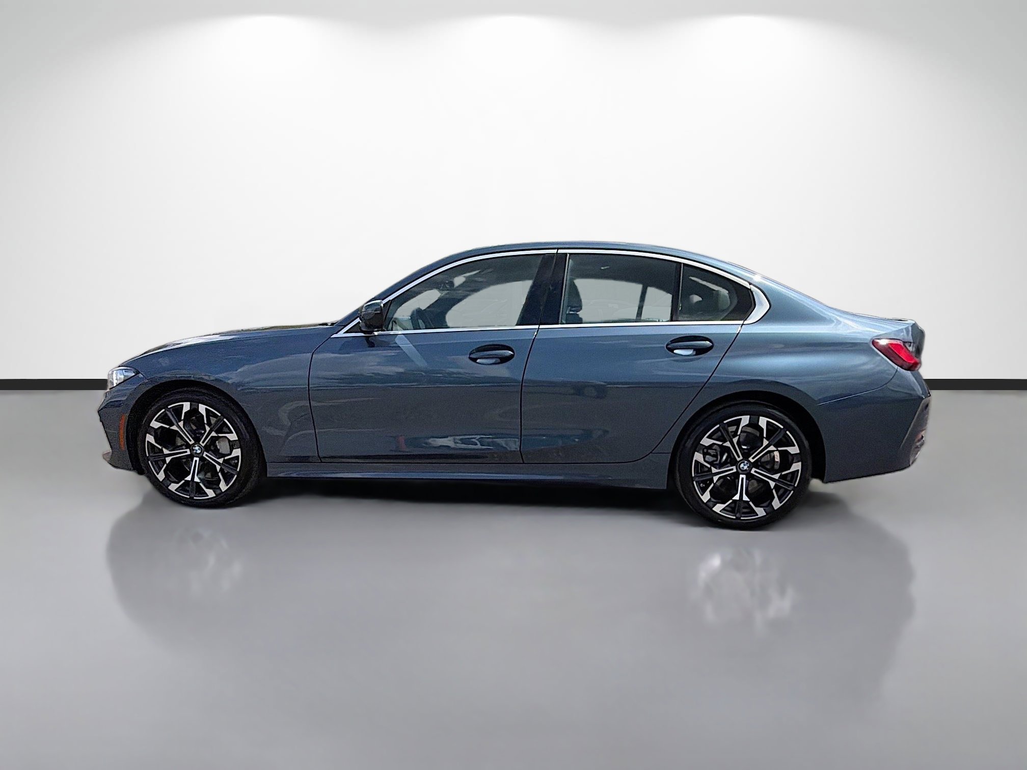 Used 2025 BMW 330i Sedan RWD image 6