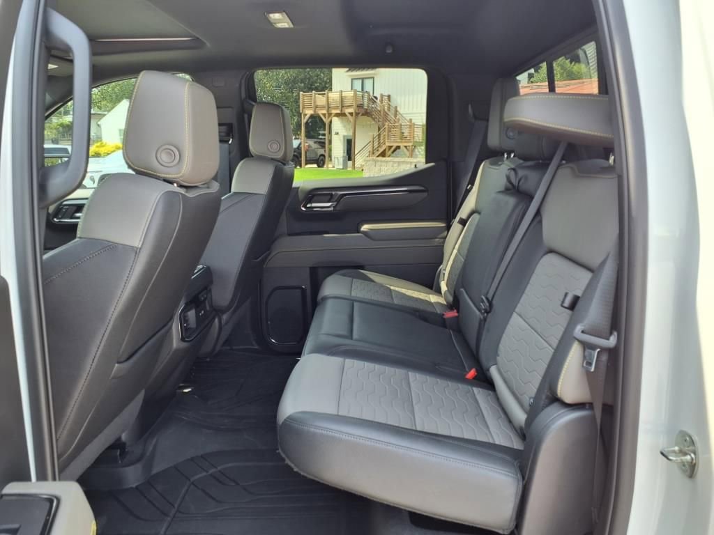 Used 2023 Chevrolet Silverado 1500 ZR2 w/ Technology Package image 12